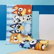 Bluey Happy Moments fürdőlepedő, strand törölköző 70x140cm (Fast Dry)