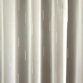 Tilda újrahasznosított, fényáteresztő függöny anyag, törtfehér színben, 295 cm magas