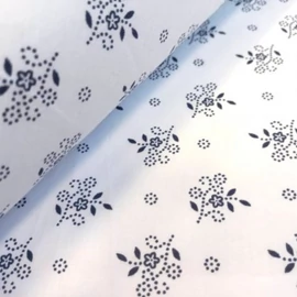 Mintás pamutvászon, fehér alapon kék virágos 