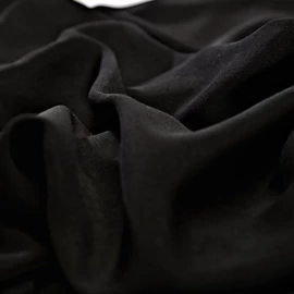 Silky, fekete