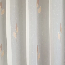 Bonita, fényáteresztő függöny anyag fehér színben, drapp levél mintával 175 cm magas