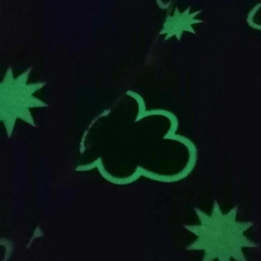 Léda, világító felhők és csillagok