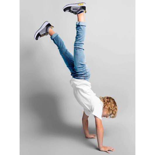 Batman Grey LED villogó, világító utcai cipő 32