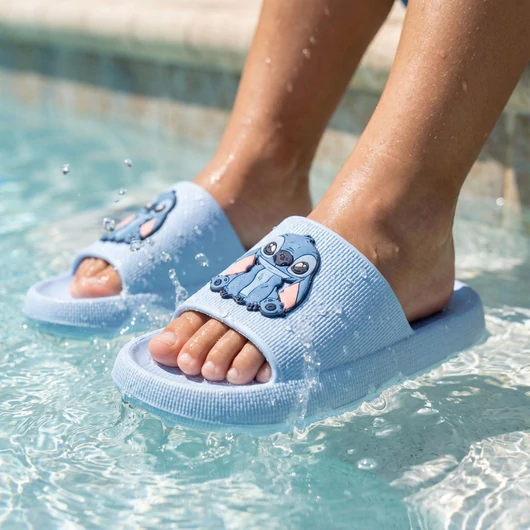 Disney Lilo és Stitch, A csillagkutya Sitting felnőtt papucs 34/35